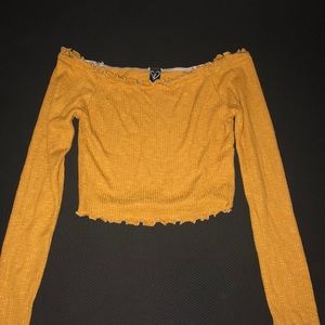 off the shoulder windsor crop top